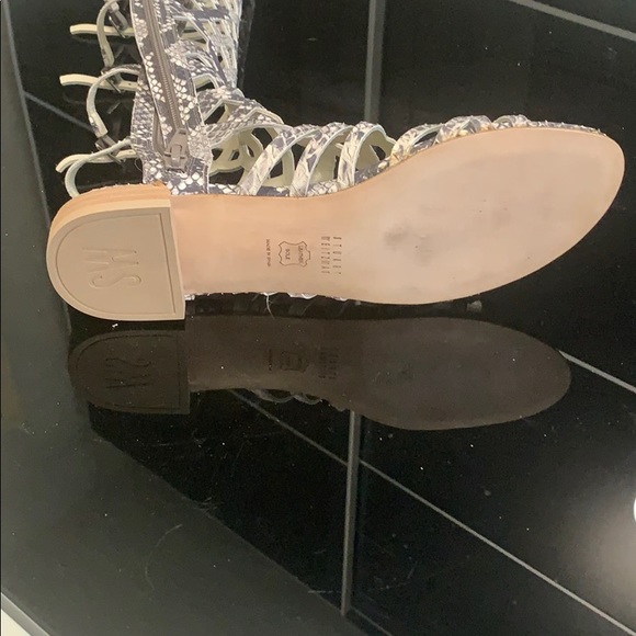 Stuart Weitzman Gladiators Sandals - Picture 5 of 8